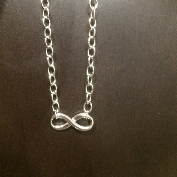 BRAND NEW Tiffany&Co Infinity Necklace