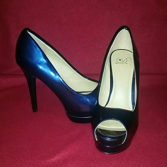Navy blue heels