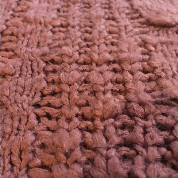 High Quality Sweater - Picture 3 of 3