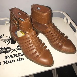 Brown western booties ✨