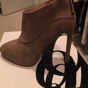 NWT Nine West High Heel Bootie sz7