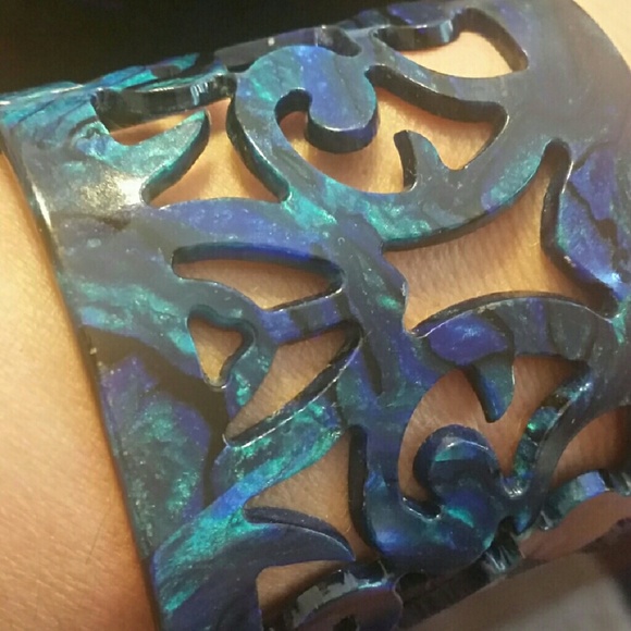 Vintage Plastic Varigated Blue/Blue Green Bracelet