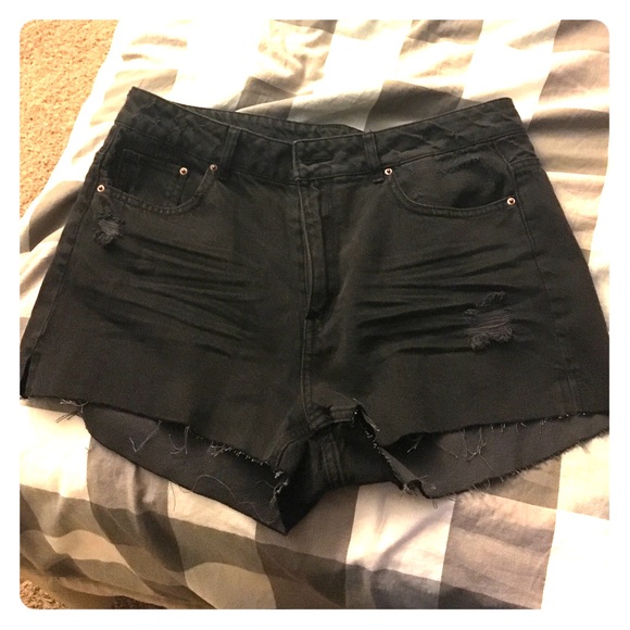 High waist distressed shorts