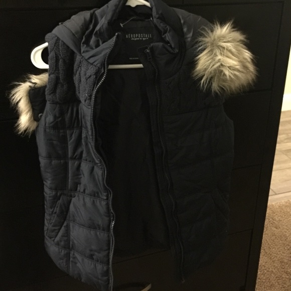 Aeropostale puffy vest with fur