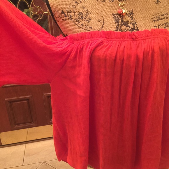 Gianni Bini off the shoulder top