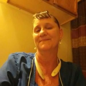 Meet your Posher, Carolyn