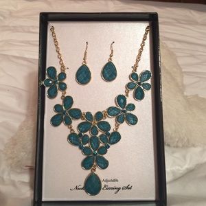 Necklace and earring set