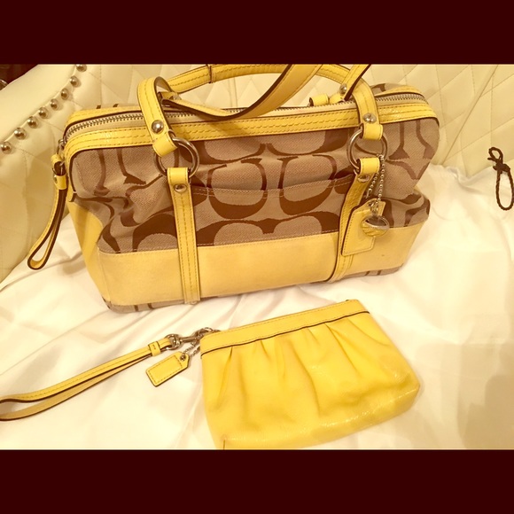 Coach purse and matching wristlet - Picture 1 of 4