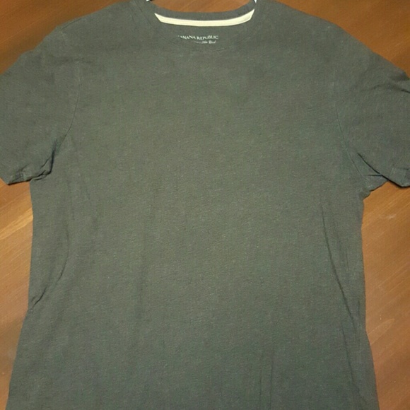 Banana Republic tee
