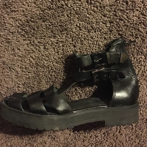 Bevivo black leather sandals.