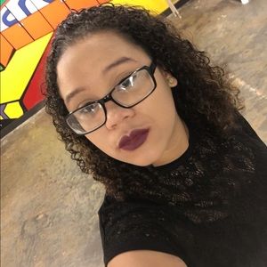 Meet your Posher, Nidia