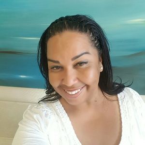 Meet your Posher, Latisha