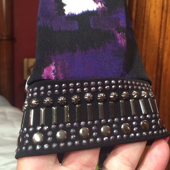 Long blouse with sequence at the end of sleeves - Picture 2 of 2