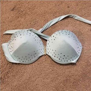 32B Victoria's Secret bikini