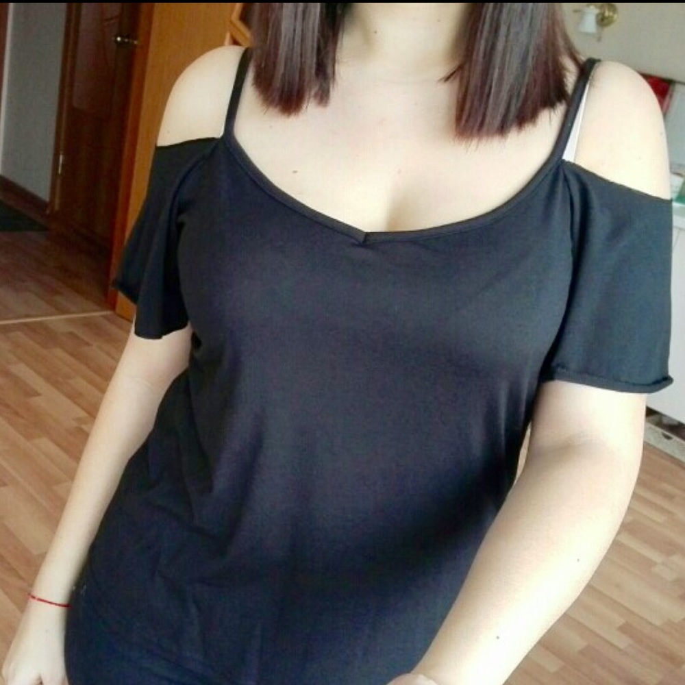 Soft and Sexy Off Shoulder Strappy T Shirt -Black - Picture 6 of 8