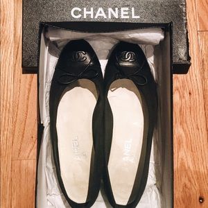 Chanel - Black Calfskin Classic Flats