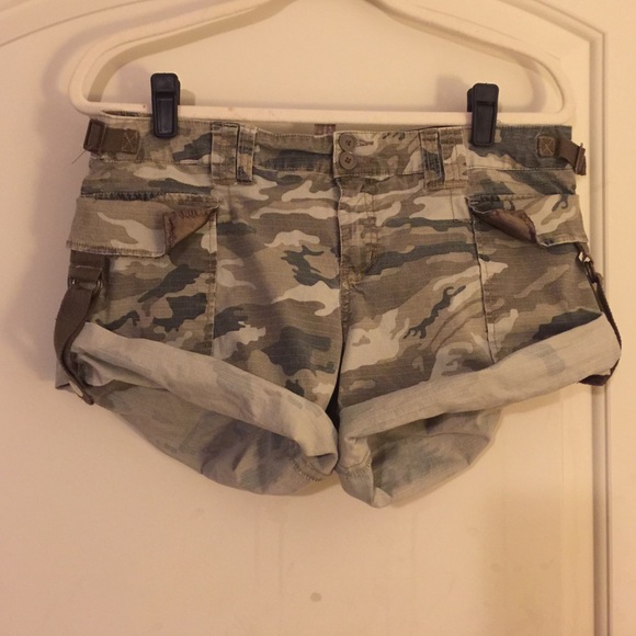 Nori Green Camouflage Shorts Junior size 13