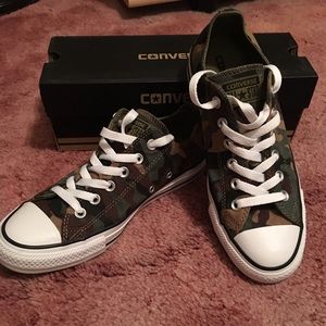 Converse camo shoes