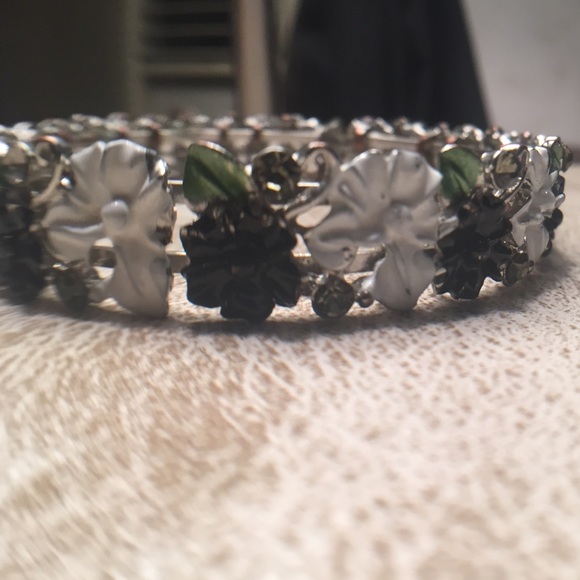 Beautiful Bracelet - Picture 2 of 3