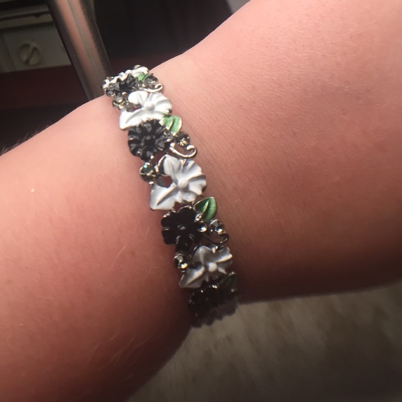Beautiful Bracelet - Picture 3 of 3