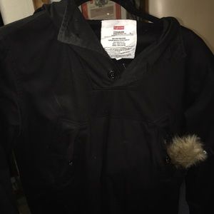 Supreme jacket (with detachable fur on hood)