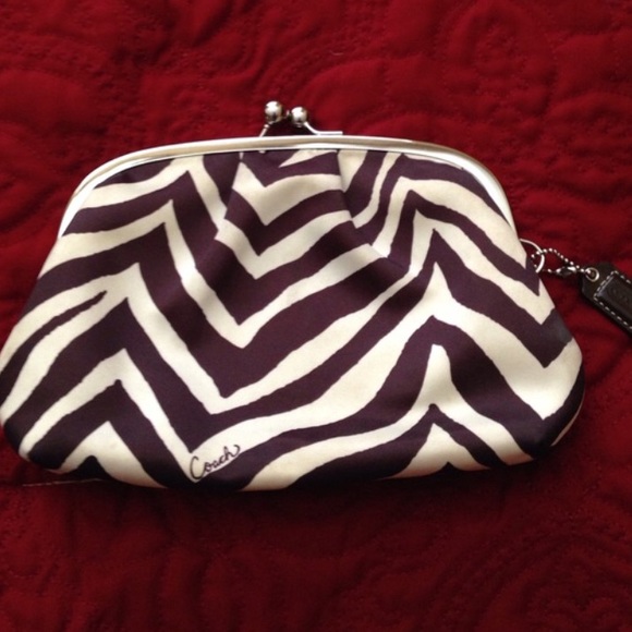 Coach Satin Wristlet🌺