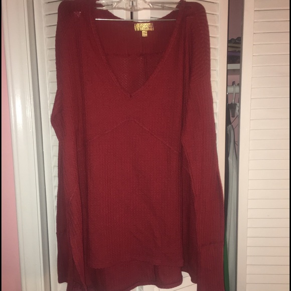 V-neck long sleeve top - Picture 1 of 3