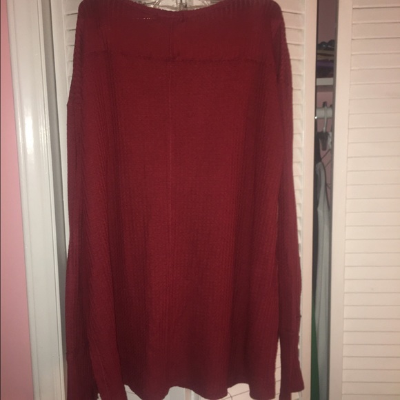 V-neck long sleeve top - Picture 3 of 3