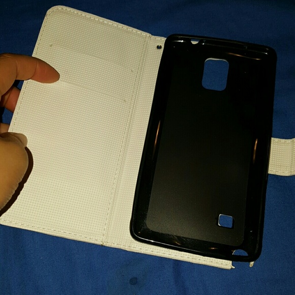 Phone case - Picture 3 of 3