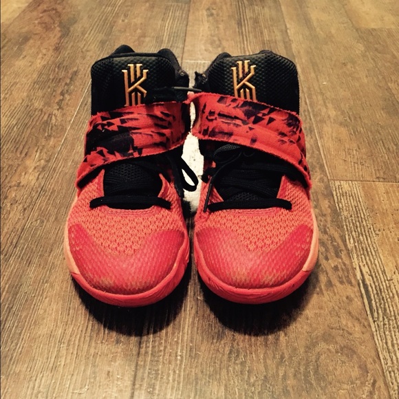 Kids kyries size 2y