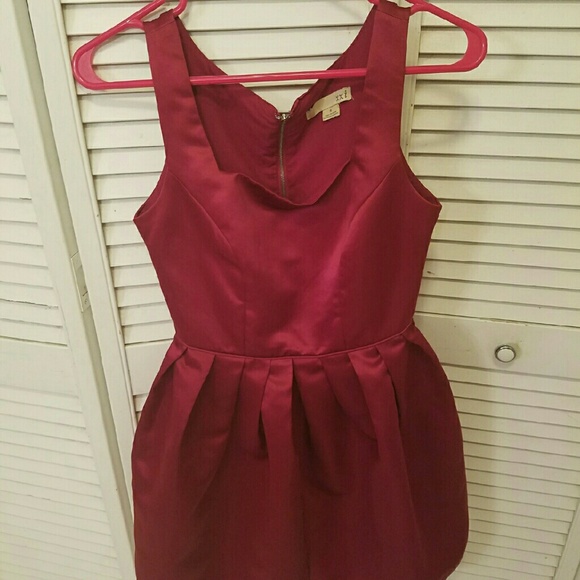 Dress - Picture 2 of 4