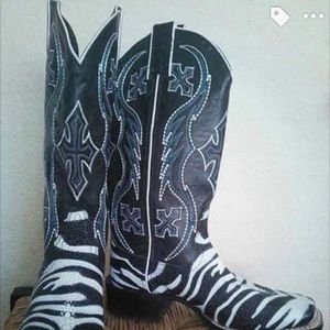 NOCONA ZEBRA STINGRAY BOOTS!
