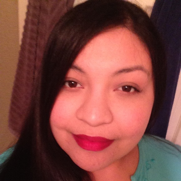 Meet your Posher, Yvette