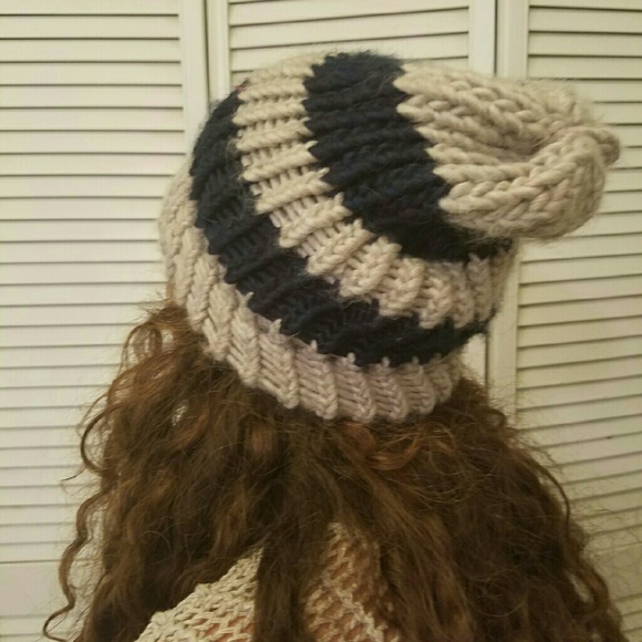 Hand loomed Beanie - Picture 3 of 3