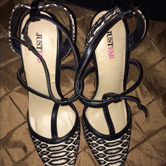 T-Strap Snake Pumps - Picture 2 of 4