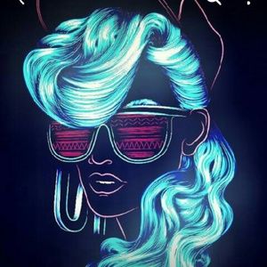 Meet your Posher, Chrissy