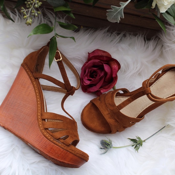 SALE Open Toe Tan Wooden Wedge Ankle Strap Wedges - Picture 4 of 6