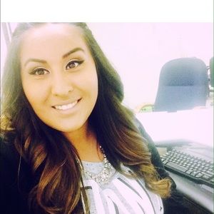 Meet your Posher, Rebeca