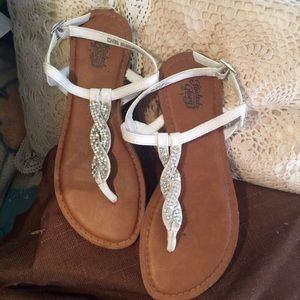 White bling cute sandals w/buckle 7 gently used