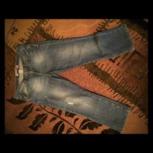 Super cute Gap Boyfriend cropped jeans!