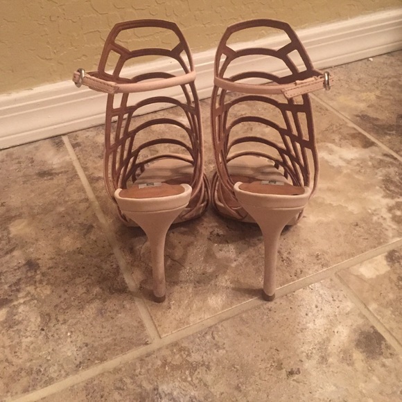 Steve Madden Nude Slithur Heels - Picture 3 of 4