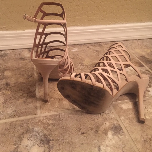 Steve Madden Nude Slithur Heels - Picture 4 of 4