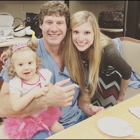 Meet your Posher, Amanda - Picture 2 of 2