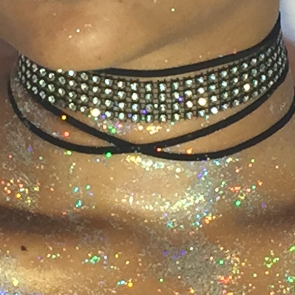 CHOKER