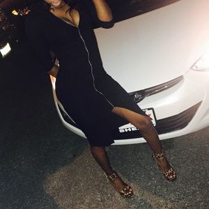 Black quarter sleeve zipper dress
