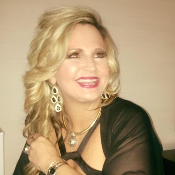 Meet your Posher, Jene'