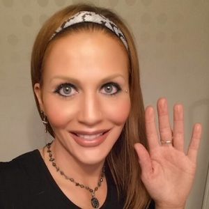 Meet your Posher, Celeste