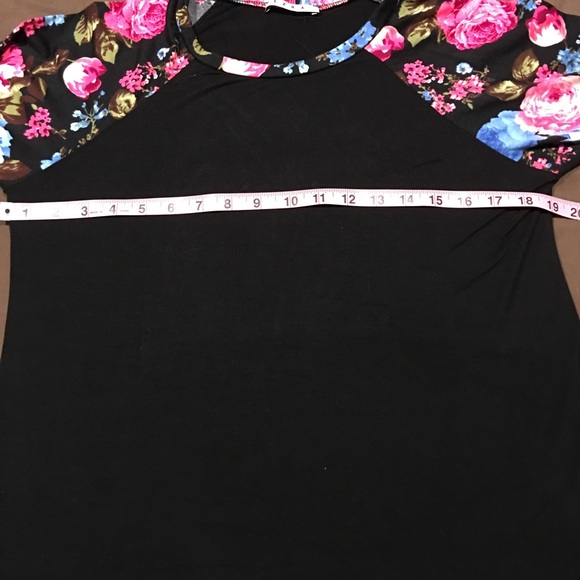 LAST ONE! Raglan with Floral Print Sleeves - Picture 3 of 5