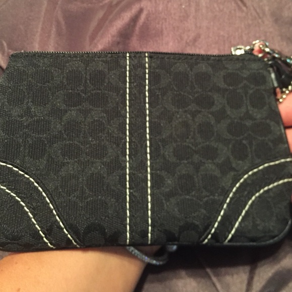 Coach wristlet - Picture 2 of 4