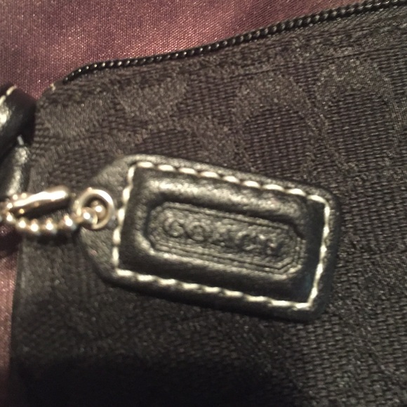 Coach wristlet - Picture 4 of 4